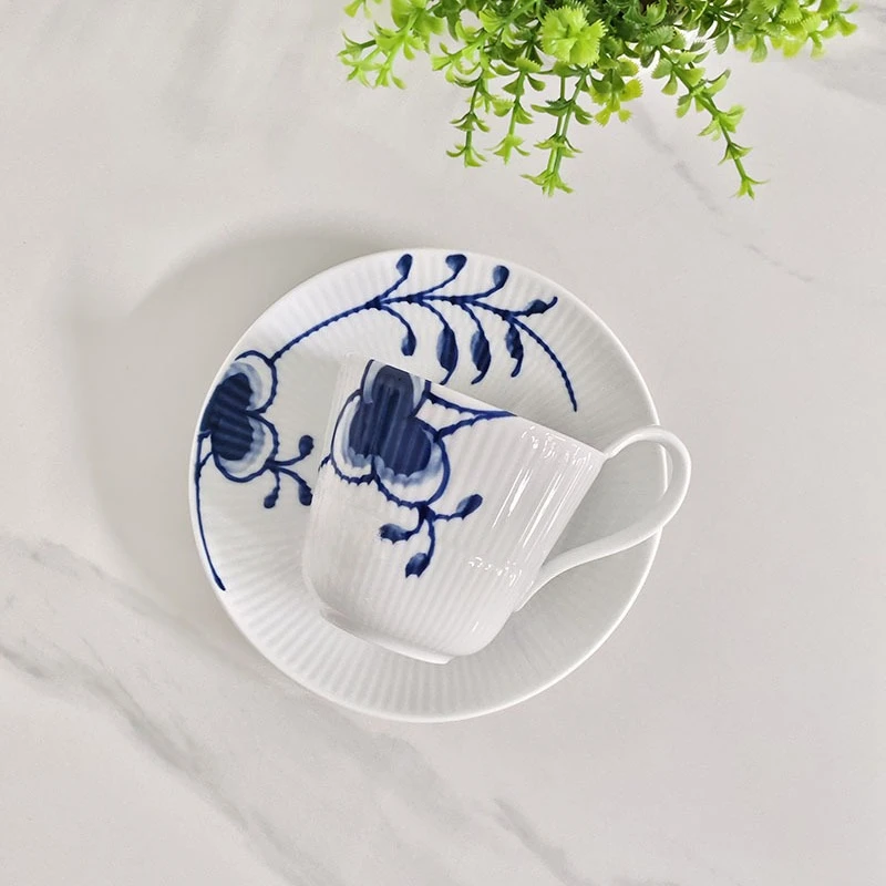 Bone China Koffiekopje en Scho - Coffee Tea Love recensie en prijs