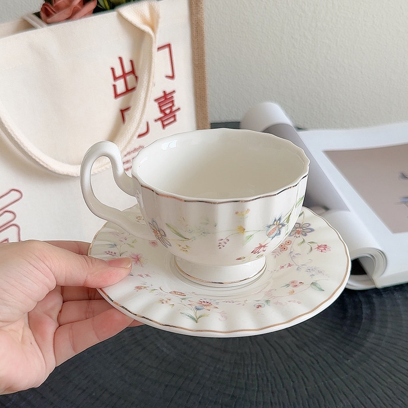Gouden bloemenprint koffiekopj - Coffee Tea Drawing recensie en prijs